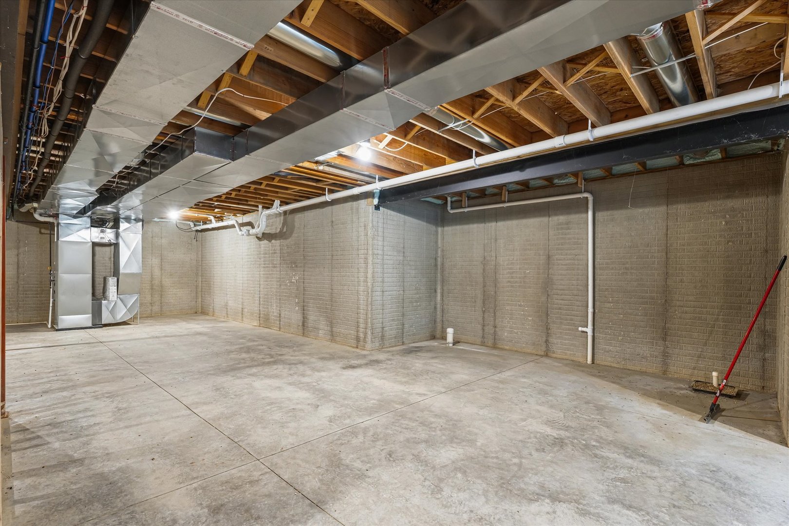 103 S 1st Street, Strawn, IL 61775