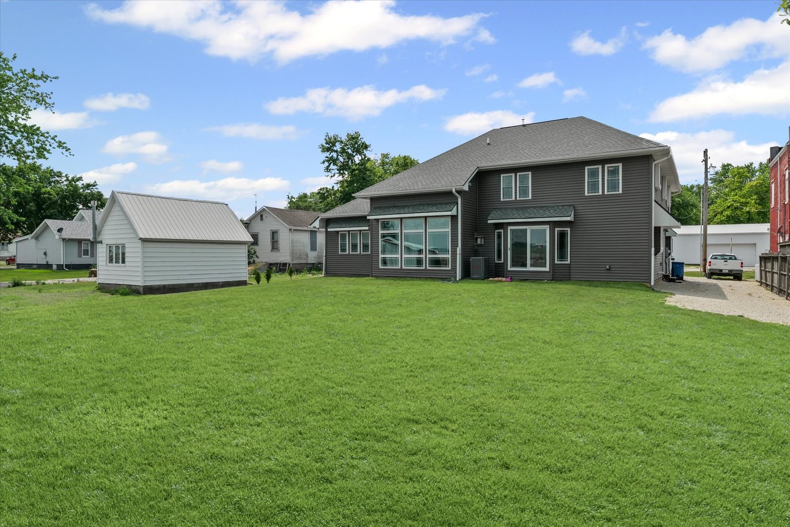 103 S 1st Street, Strawn, IL 61775