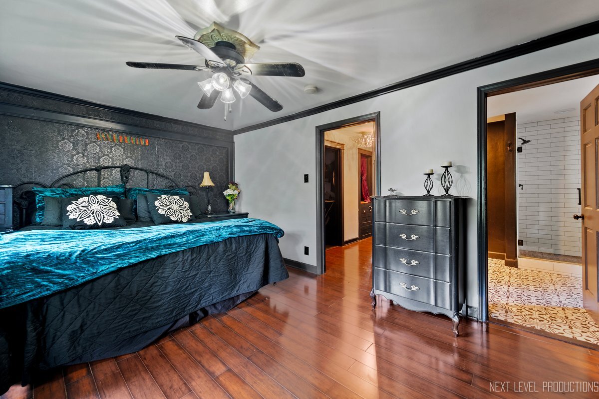 911 S 7th Street, St. Charles, IL 60174