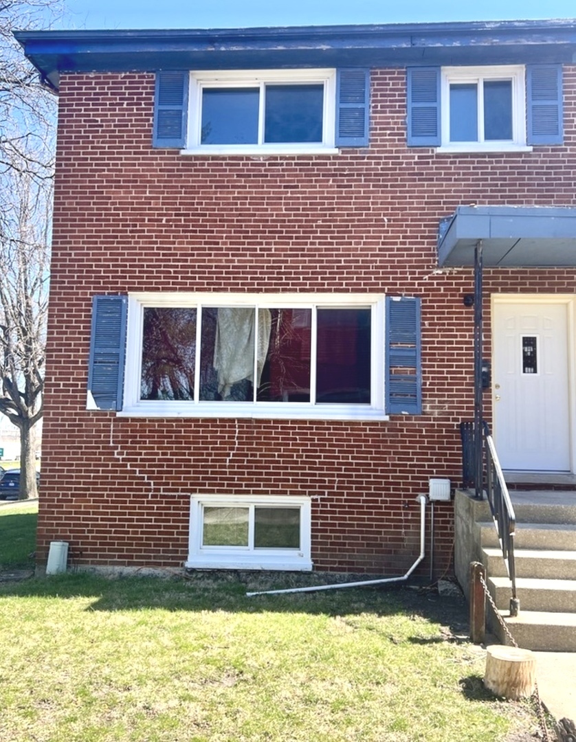 905 W North Avenue #A, Villa Park, IL 60181