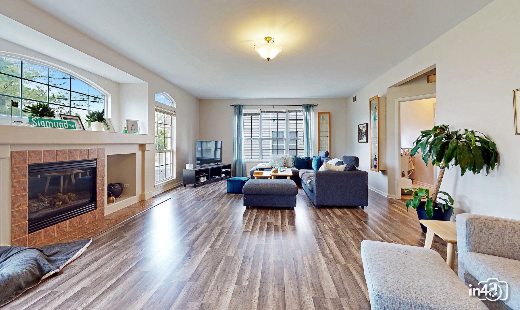 776 SIGMUND Road, Naperville, IL 60563