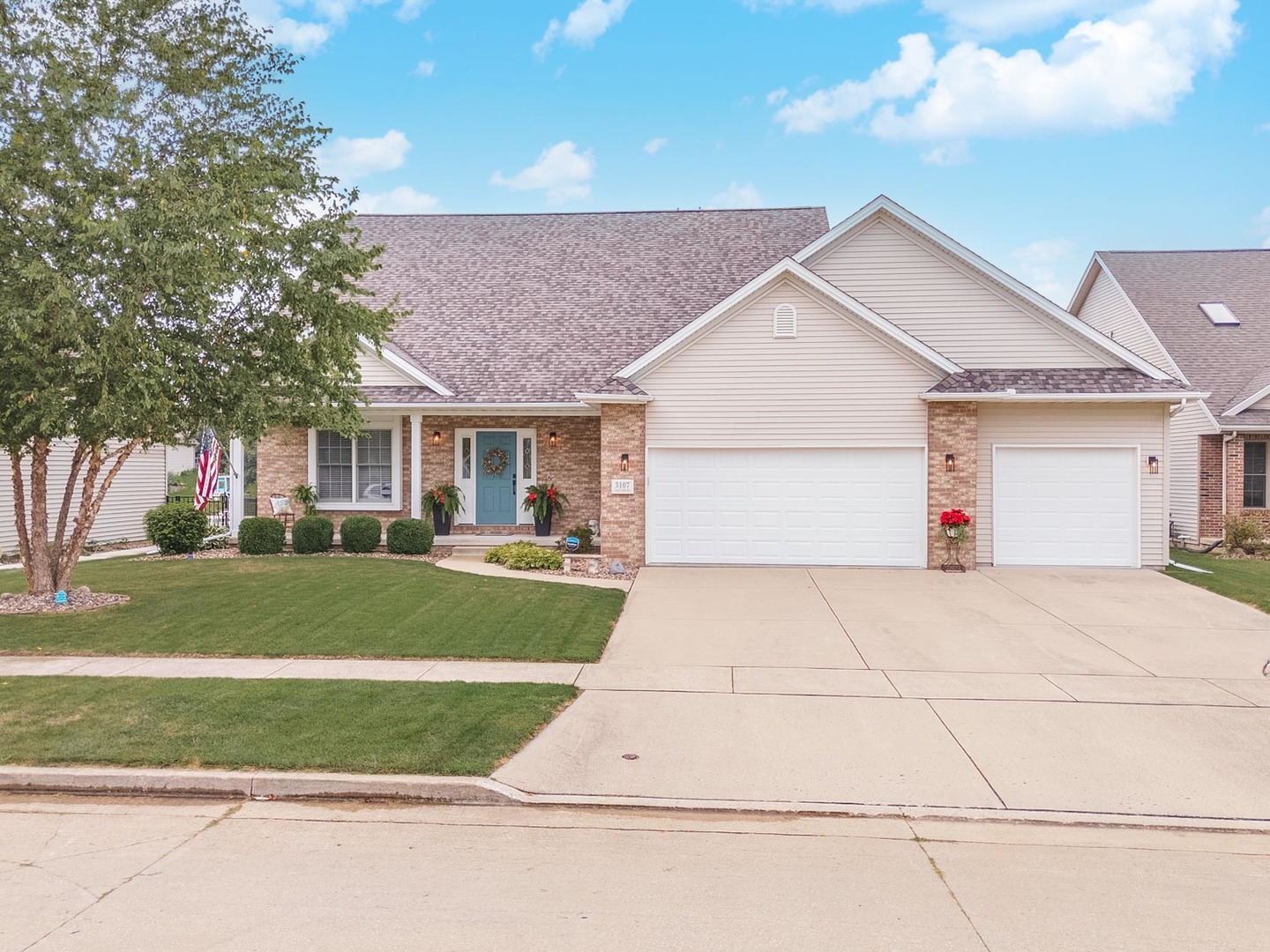 3107 Sable Oaks Road, Bloomington, IL 61704