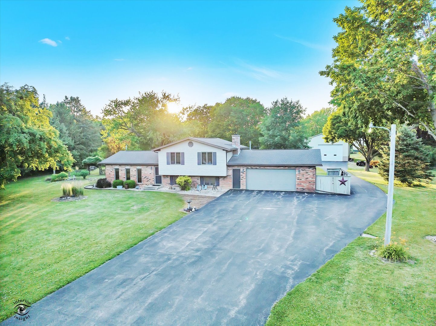 233 Woodland Drive, Plano, IL 60545