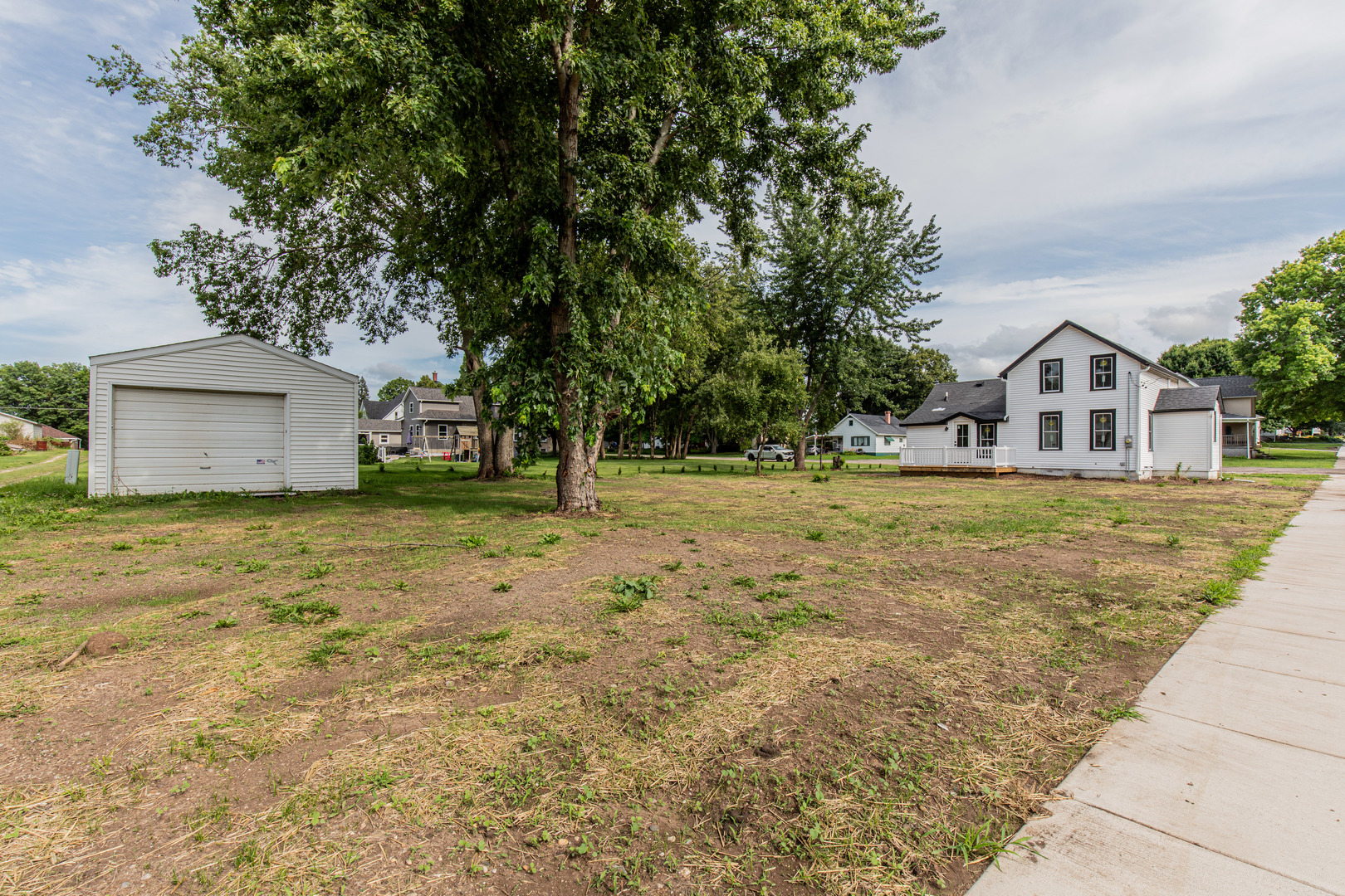 202 E Walnut Street, Sheffield, IL 61361