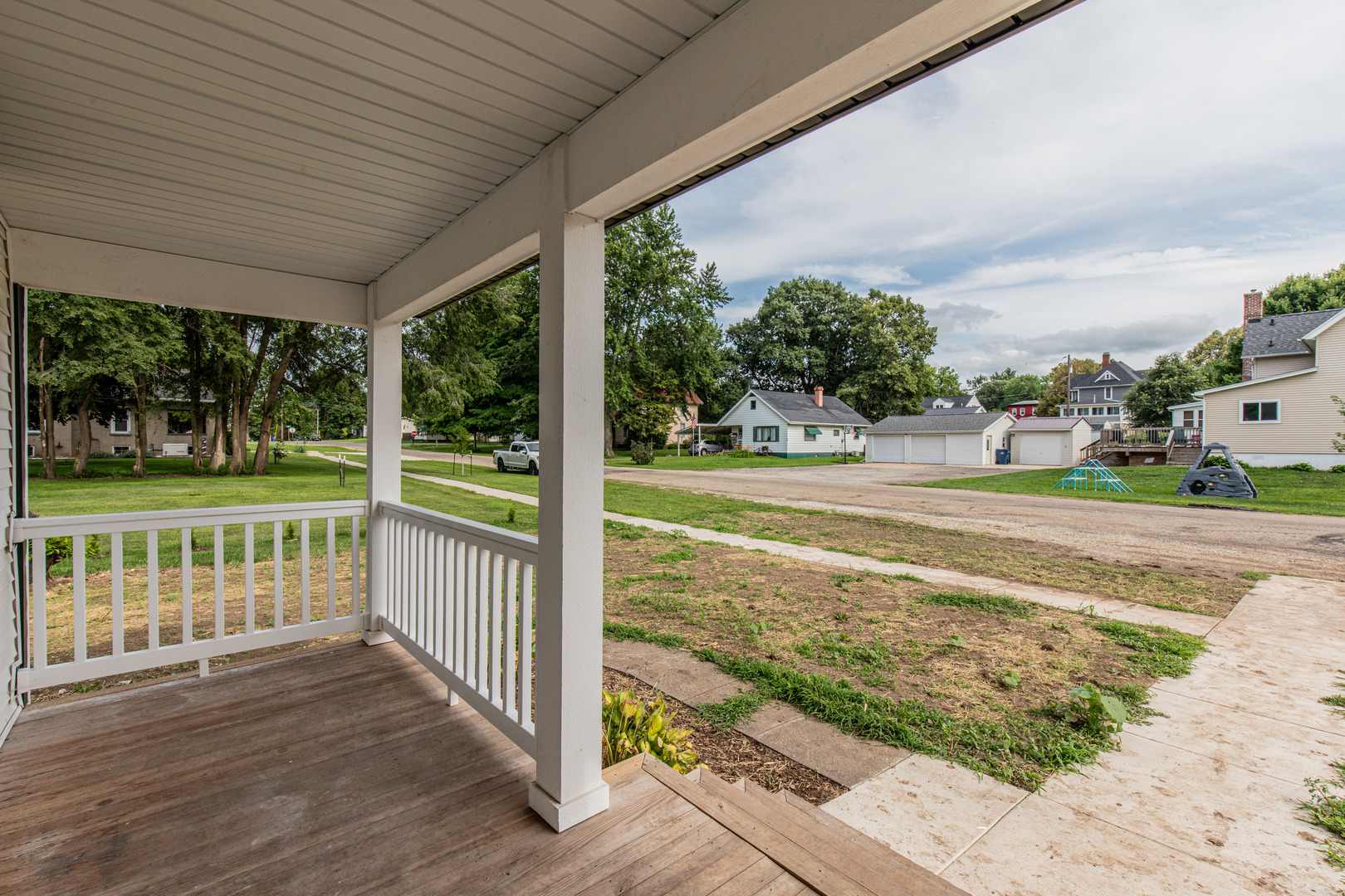 202 E Walnut Street, Sheffield, IL 61361
