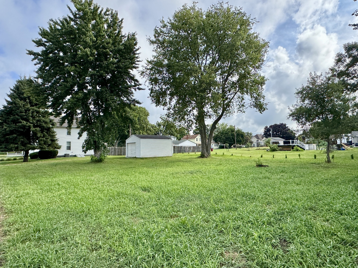 202 E Walnut Street, Sheffield, IL 61361