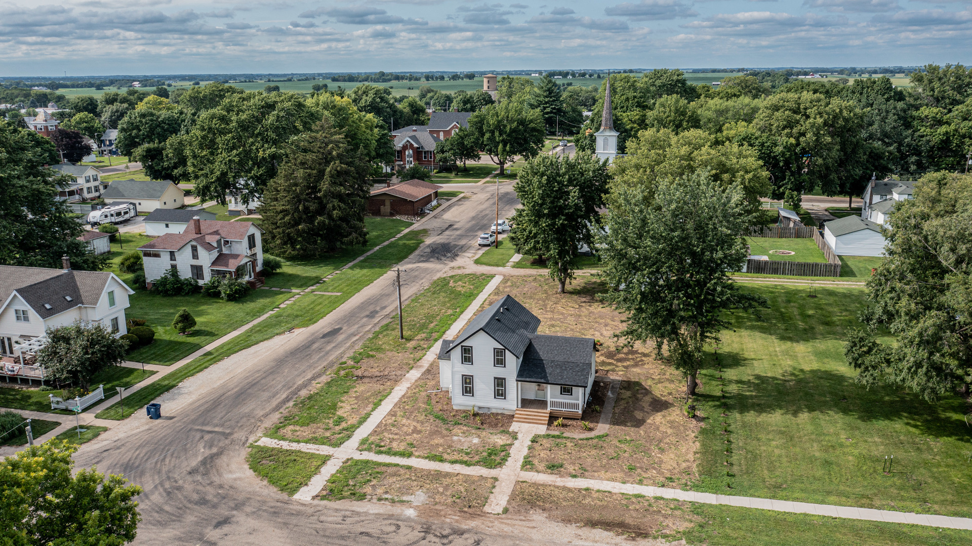 202 E Walnut Street, Sheffield, IL 61361