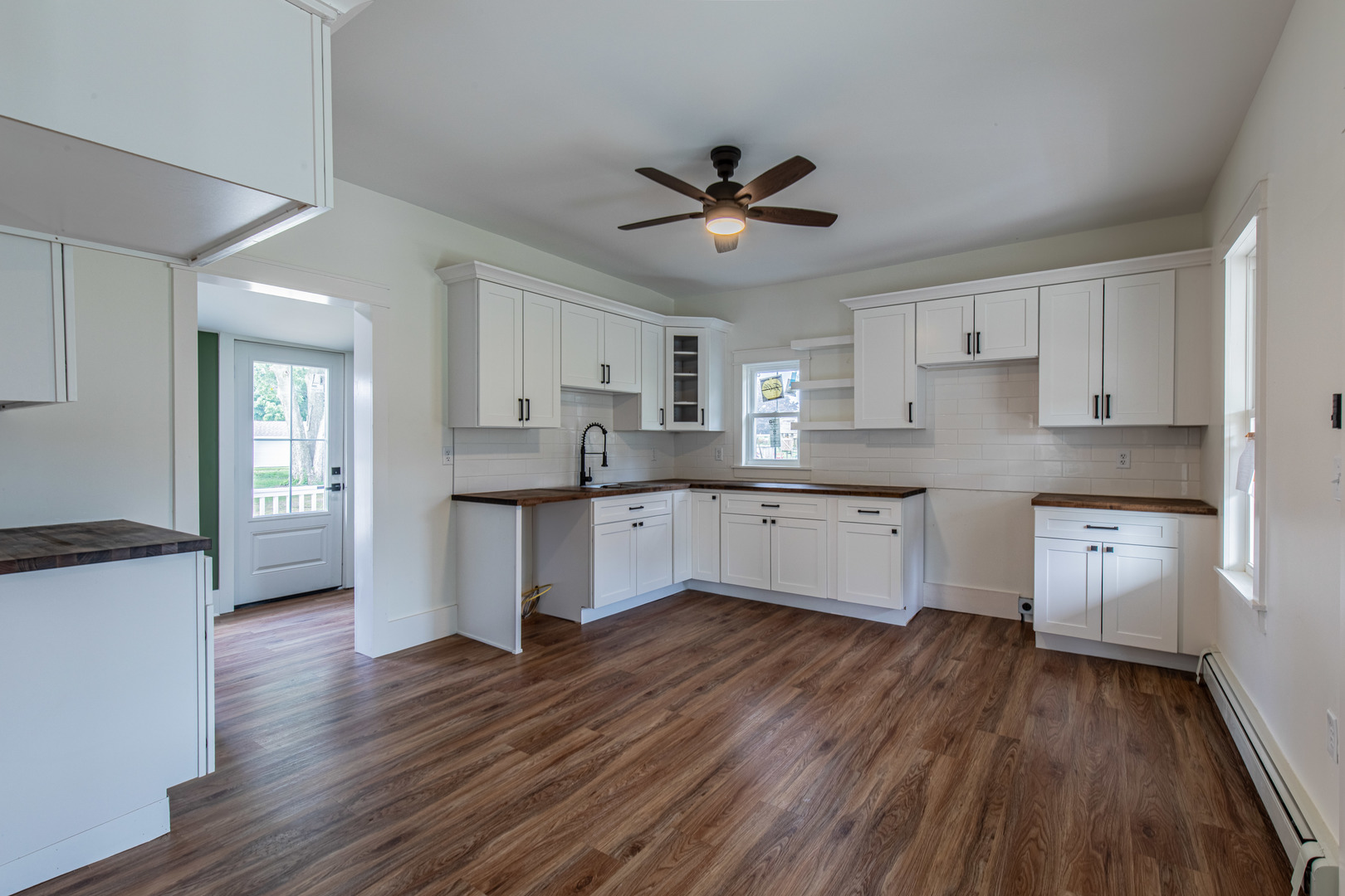 202 E Walnut Street, Sheffield, IL 61361