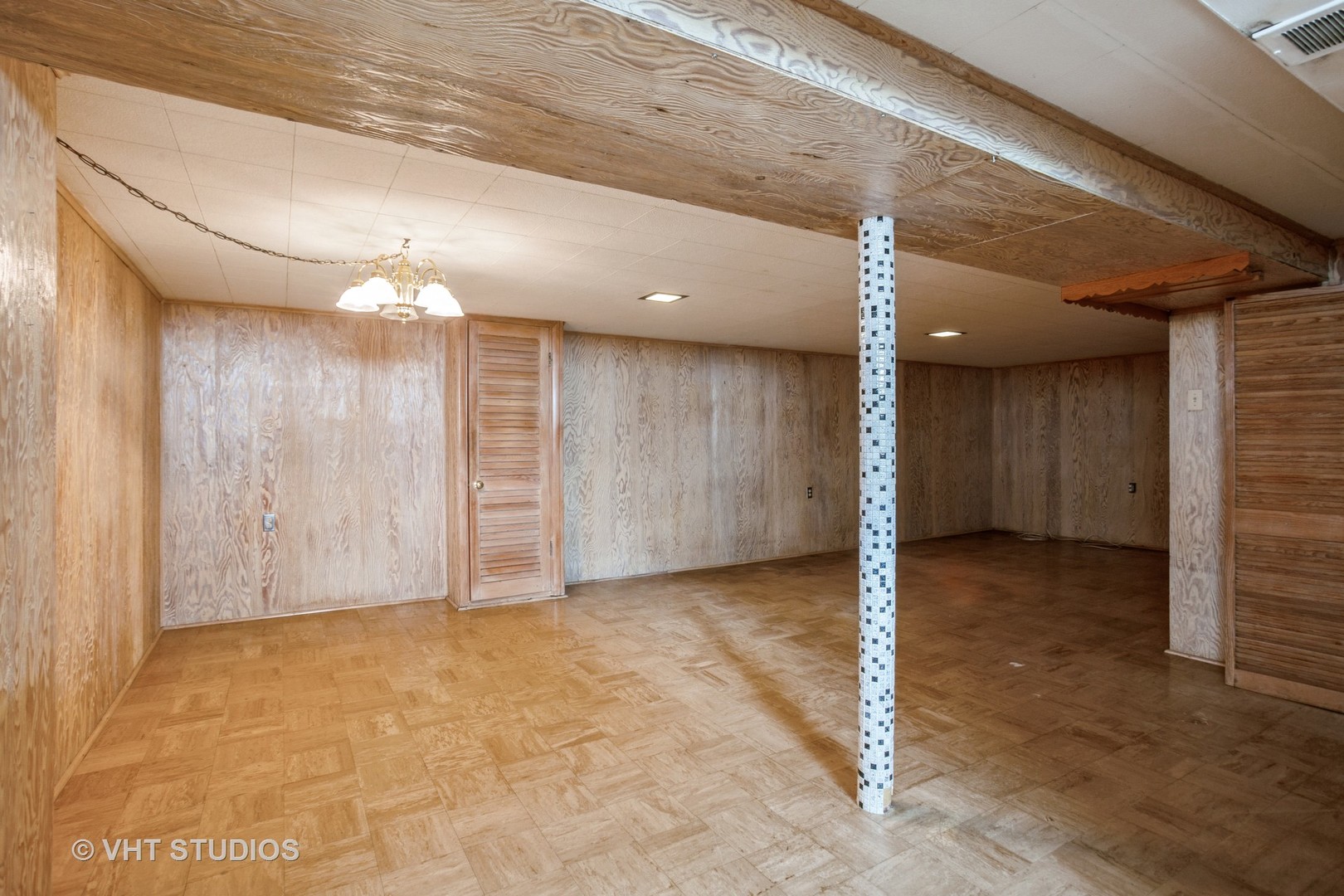 581 N Mount Prospect Road, Des Plaines, IL 60016