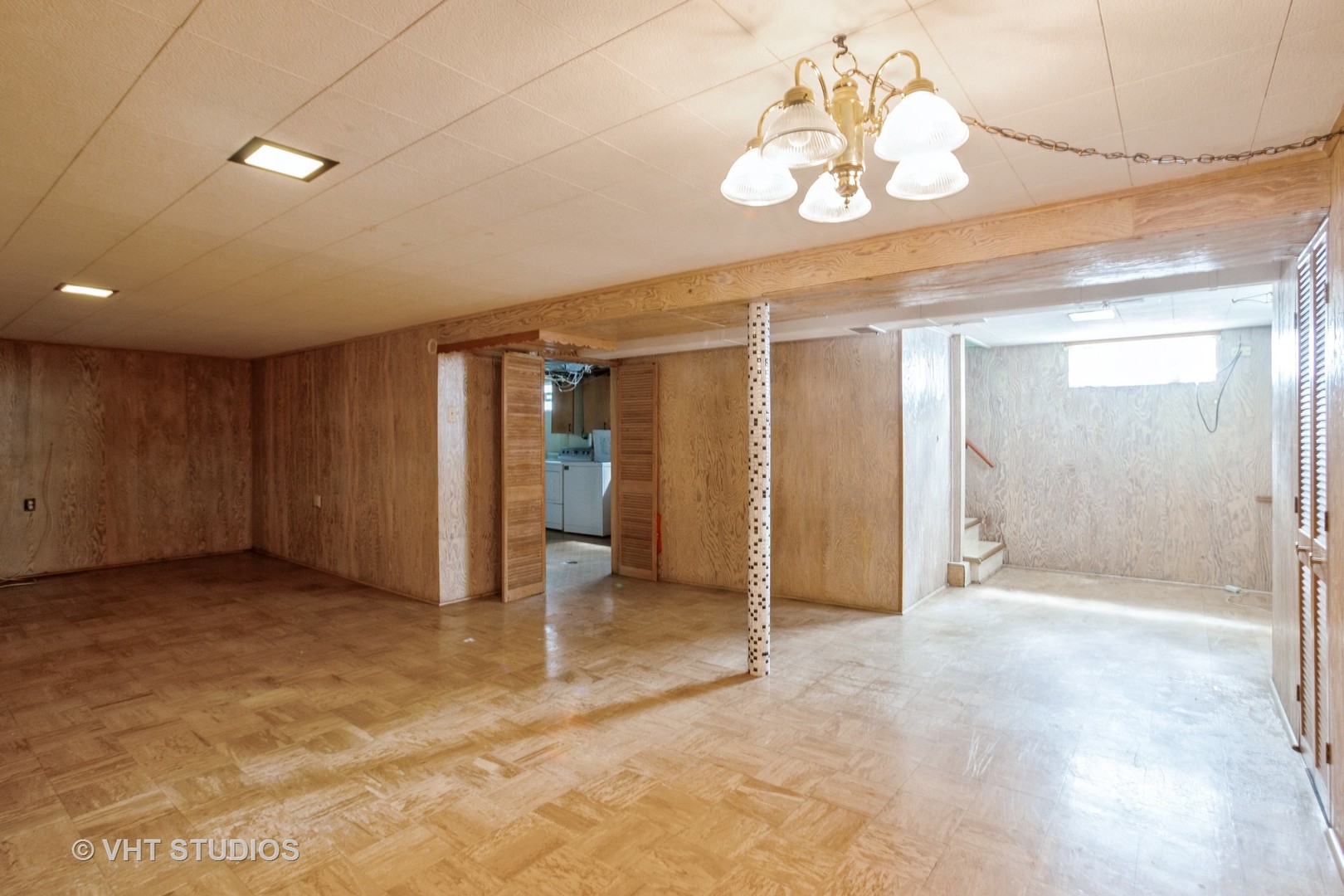 581 N Mount Prospect Road, Des Plaines, IL 60016