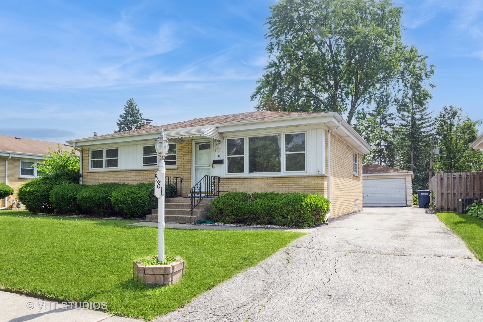 581 N Mount Prospect Road, Des Plaines, IL 60016