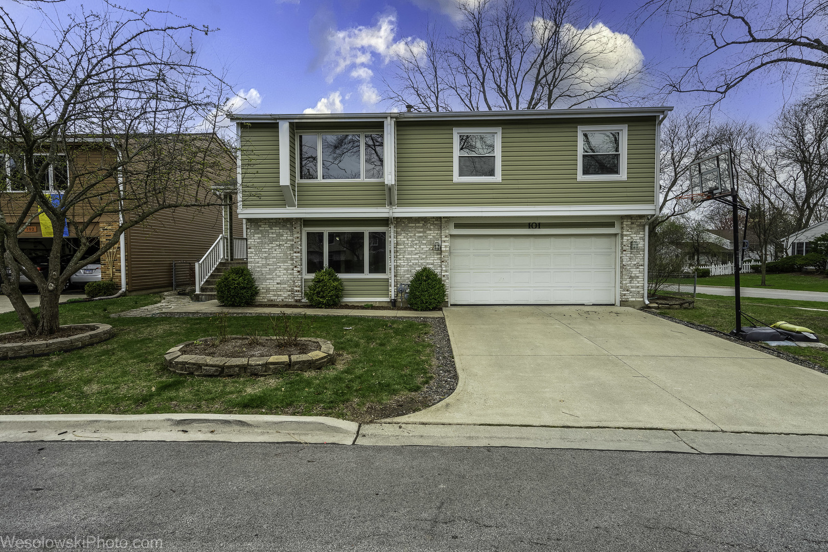 101 Croftwood Court, Rolling Meadows, IL 60008