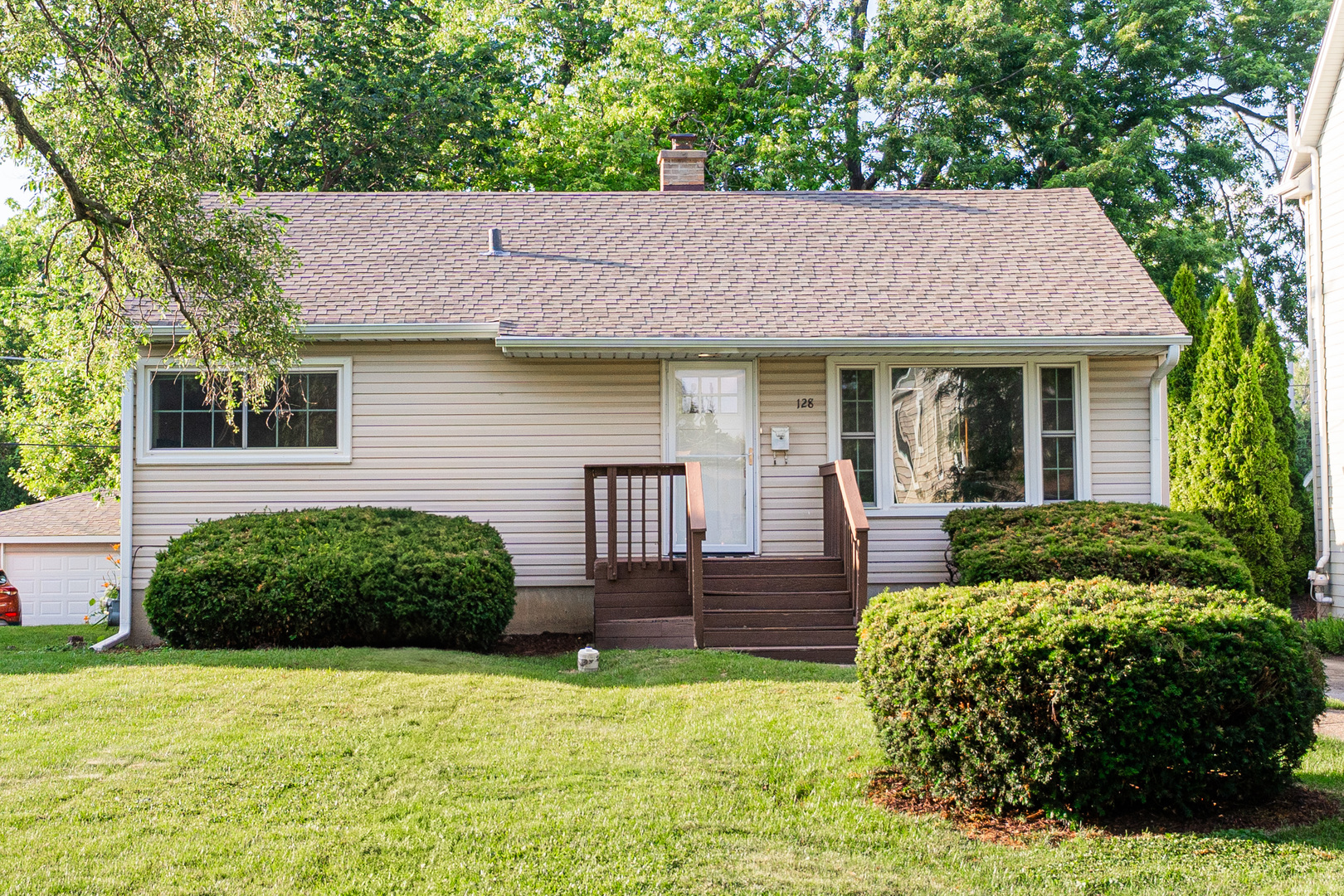 128 E Van Buren Street, Villa Park, IL 60181