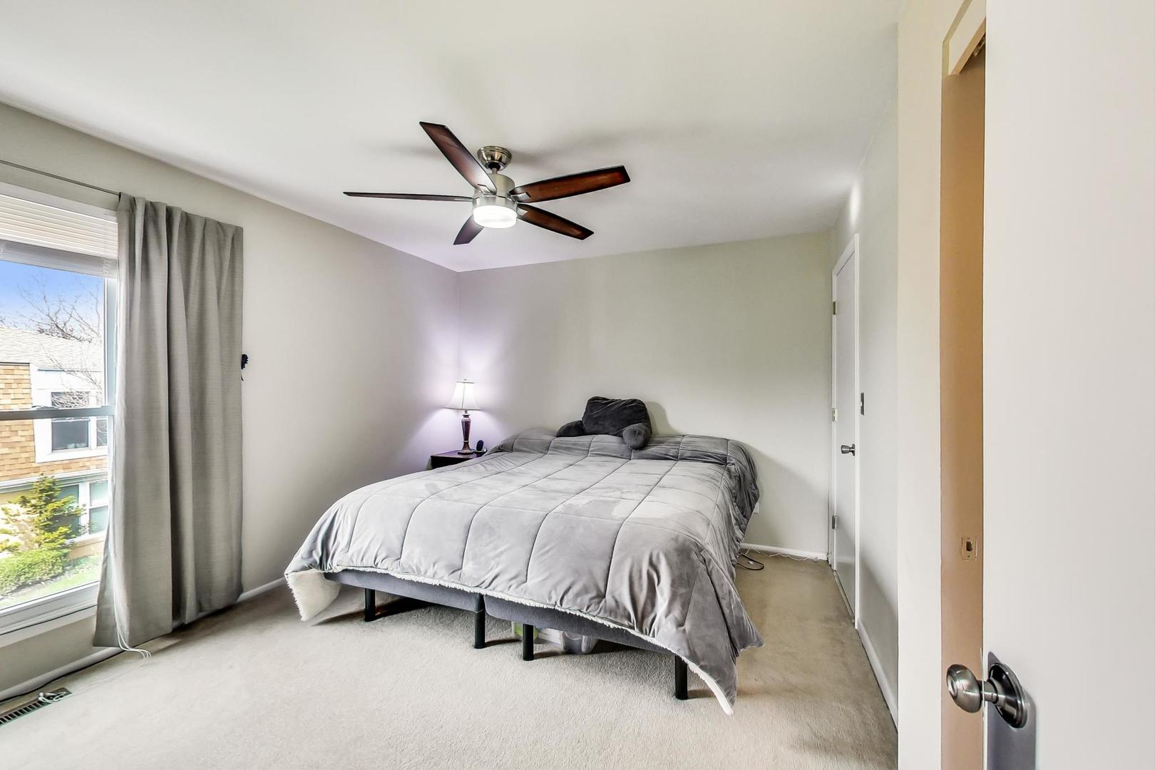 747 GARFIELD Avenue #C, Libertyville, IL 60048