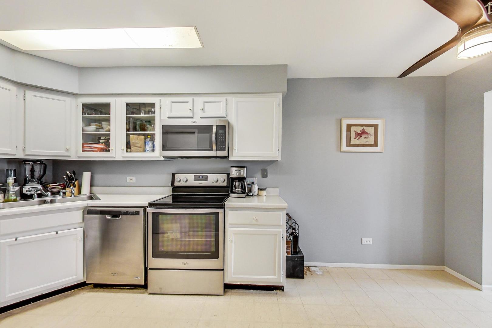 747 GARFIELD Avenue #C, Libertyville, IL 60048