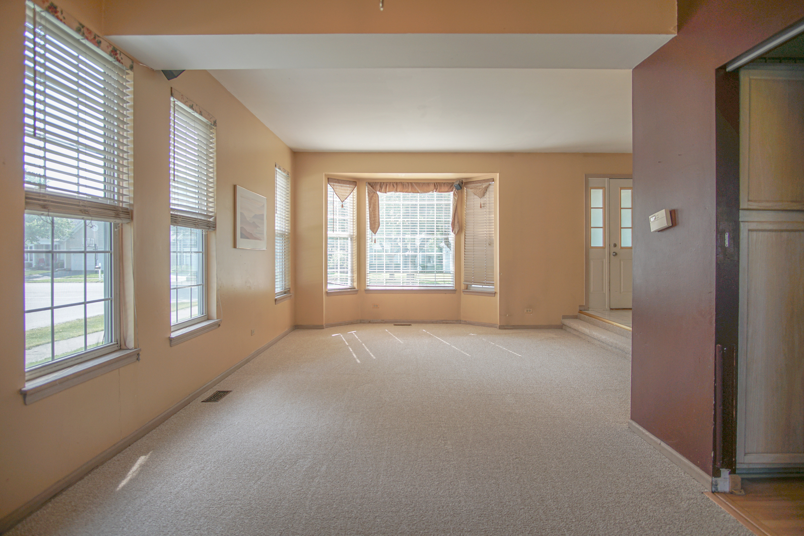 1961 Edinburgh Lane, Aurora, IL 60504