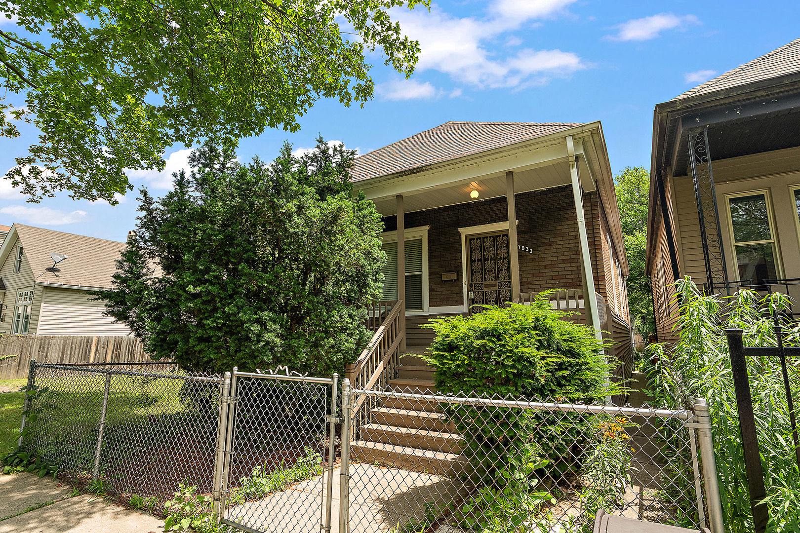 7933 S Burnham Avenue, Chicago, IL 60617