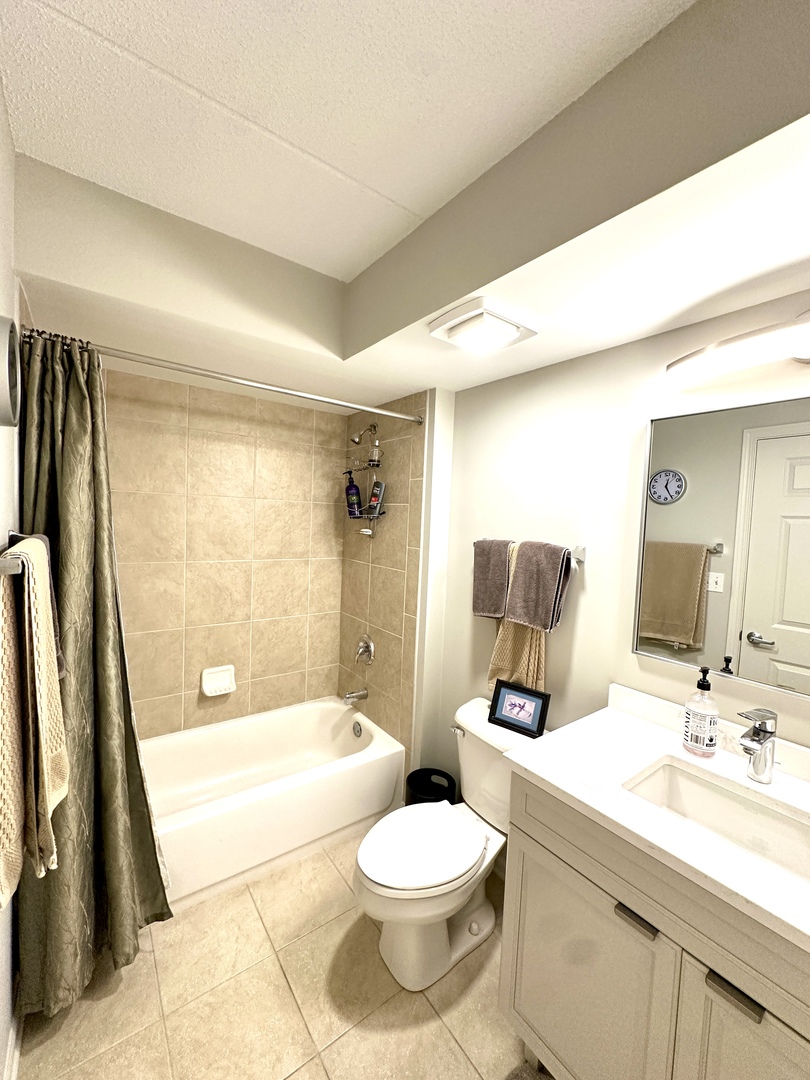 370 S Western Avenue #408, Des Plaines, IL 60016