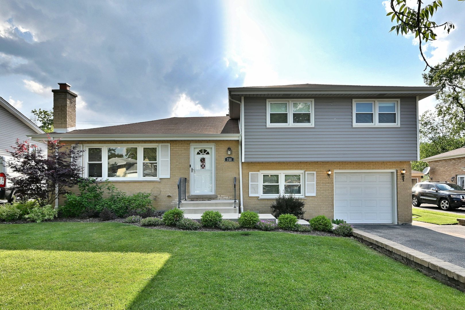 758 N Kenilworth Avenue, Elmhurst, IL 60126