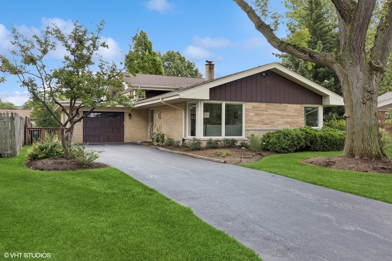 5771 Longview Drive, Countryside, IL 60525