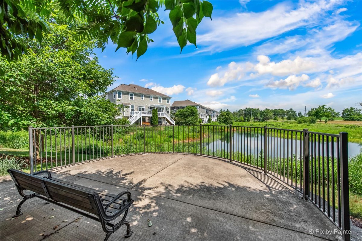 27W189 Breme Drive, Warrenville, IL 60555