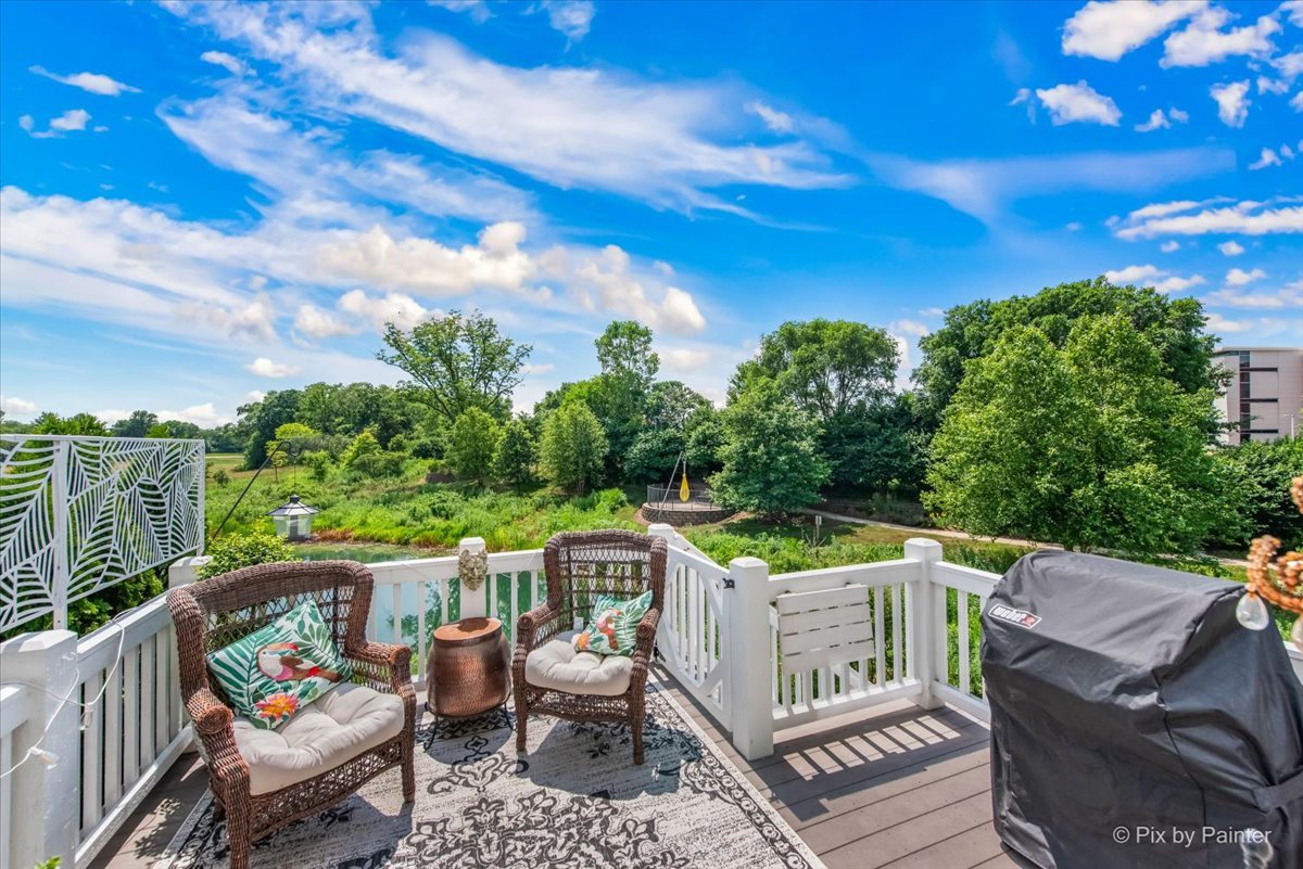 27W189 Breme Drive, Warrenville, IL 60555