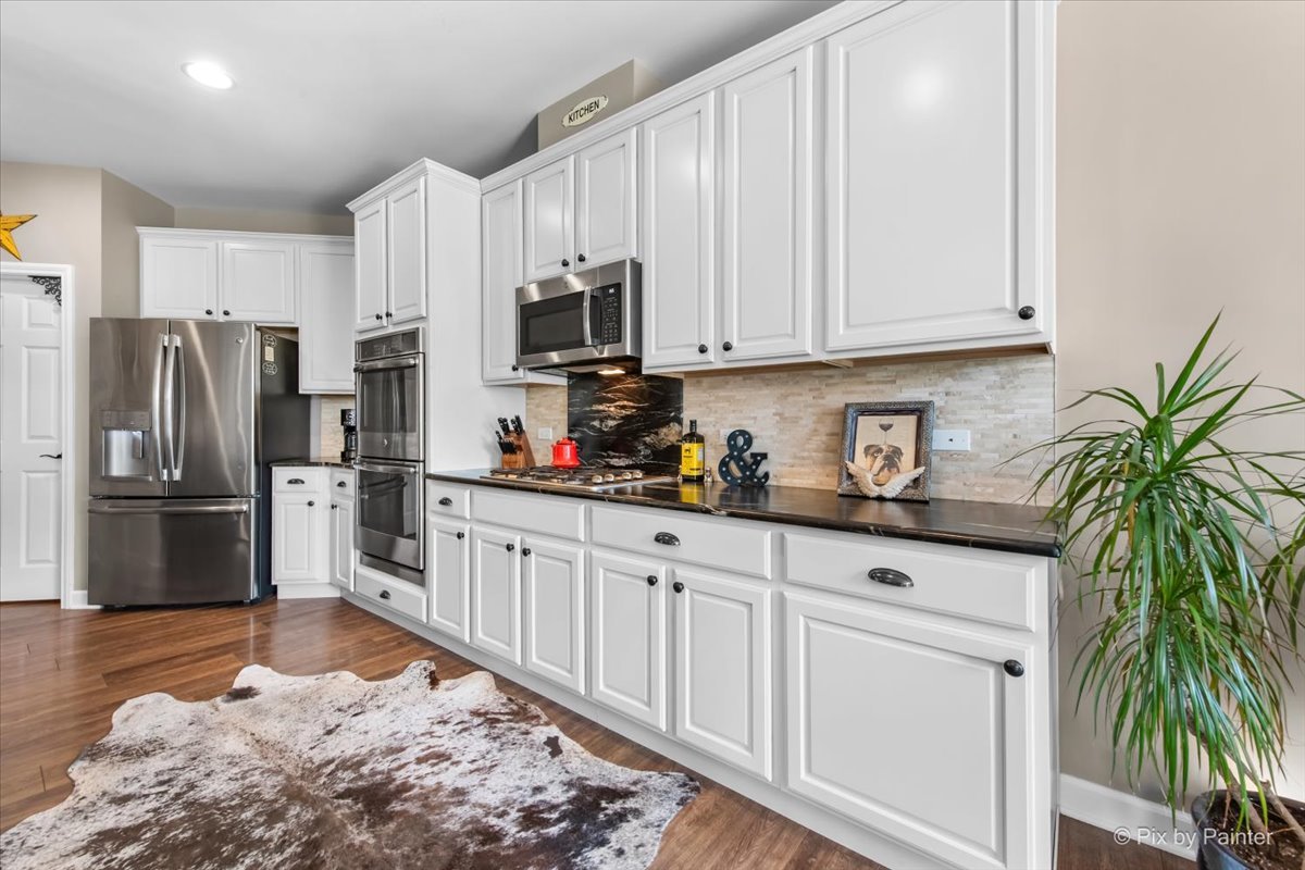 27W189 Breme Drive, Warrenville, IL 60555