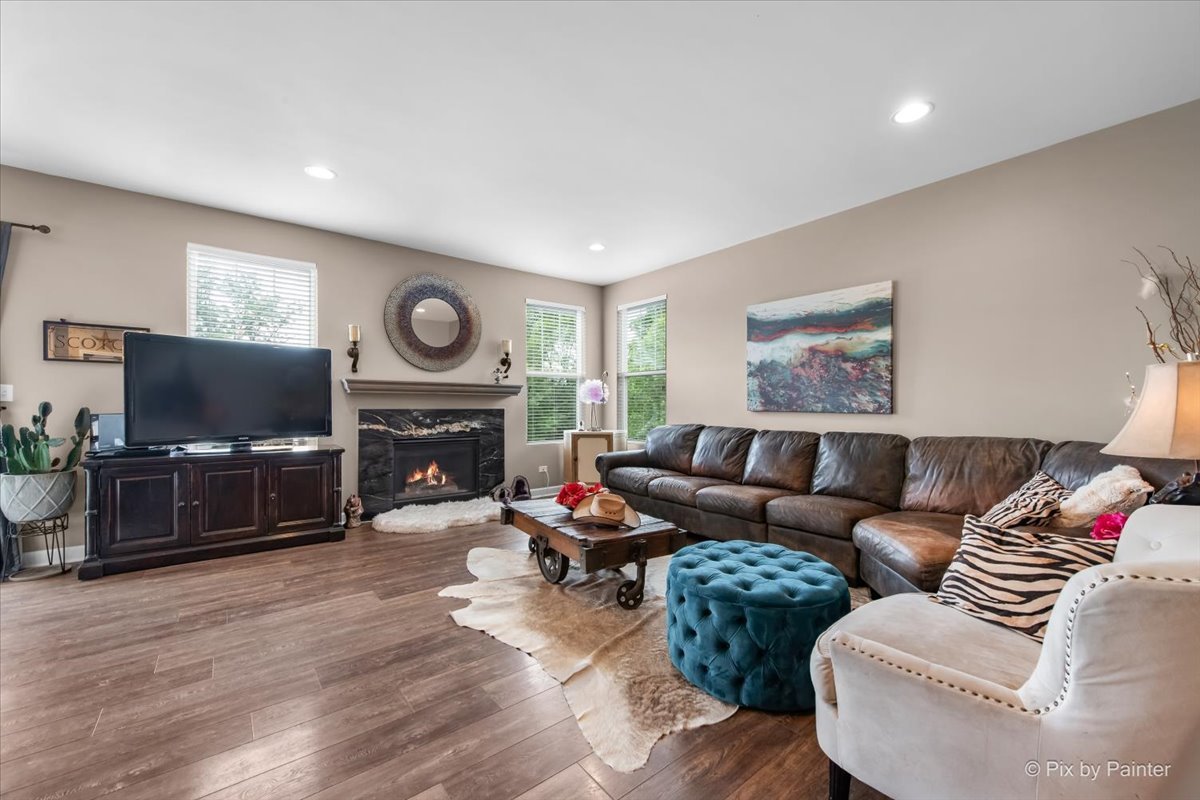 27W189 Breme Drive, Warrenville, IL 60555