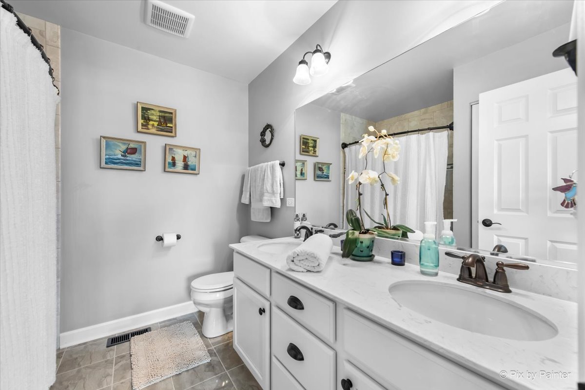 27W189 Breme Drive, Warrenville, IL 60555