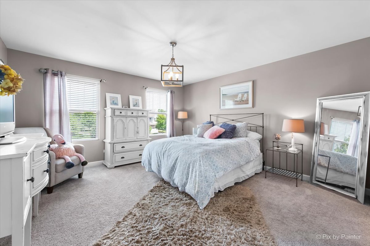 27W189 Breme Drive, Warrenville, IL 60555