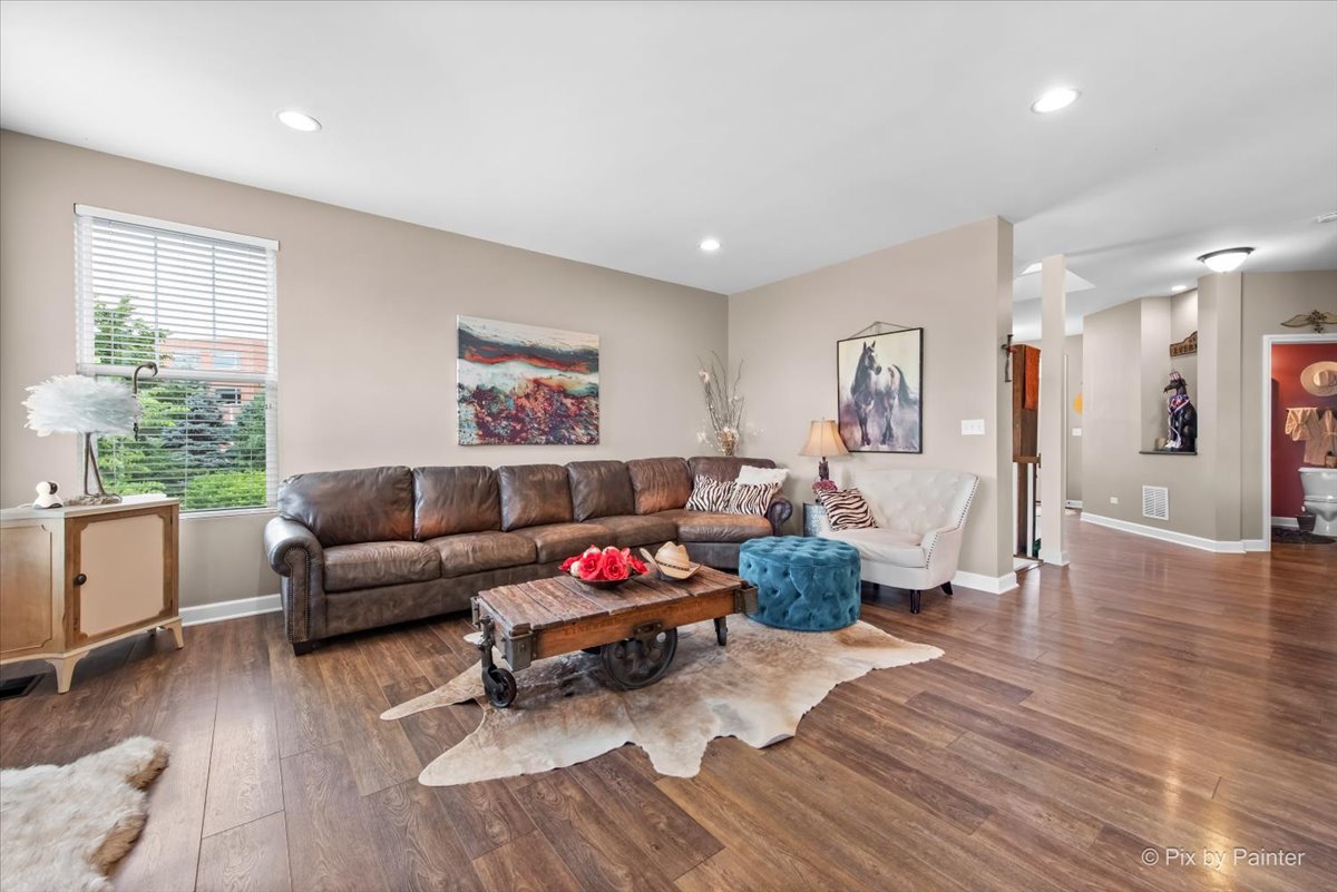27W189 Breme Drive, Warrenville, IL 60555