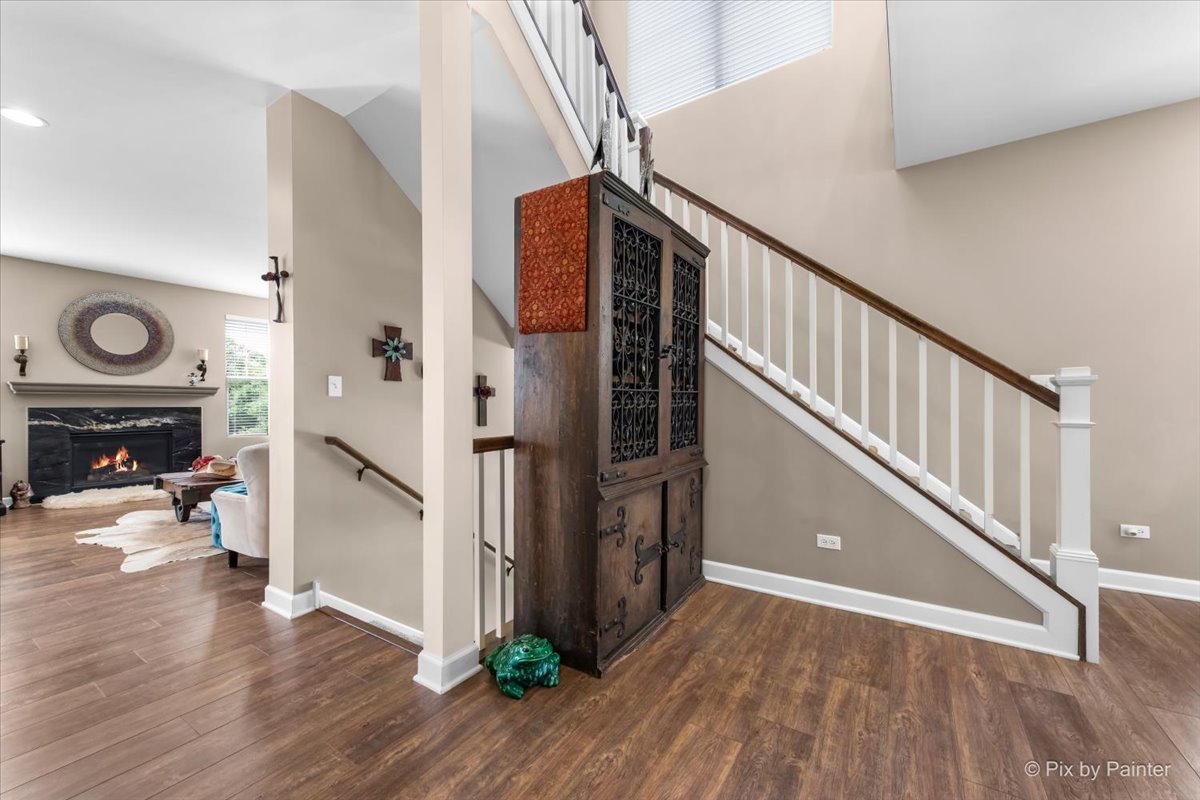 27W189 Breme Drive, Warrenville, IL 60555