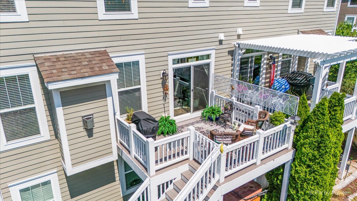 27W189 Breme Drive, Warrenville, IL 60555