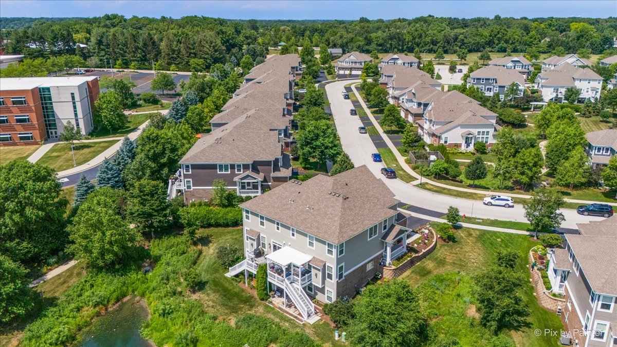 27W189 Breme Drive, Warrenville, IL 60555