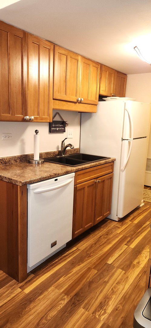 505 Redondo Drive #212, Downers Grove, IL 60516