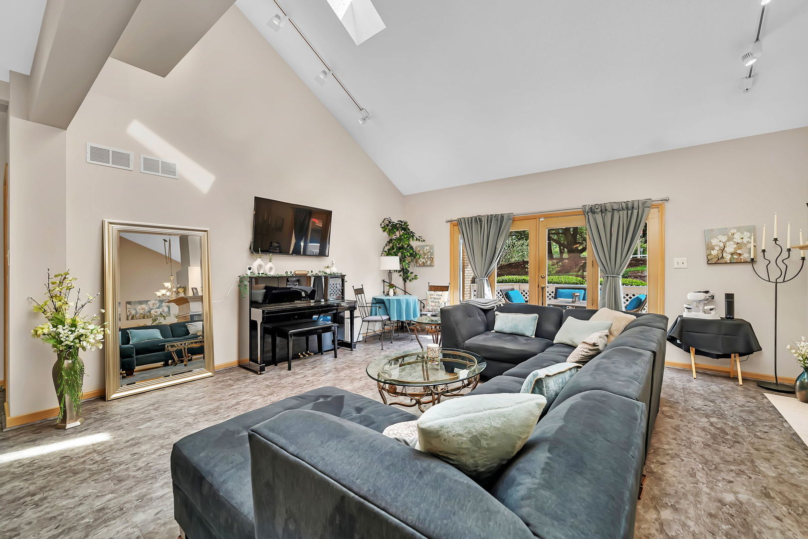 16813 Cardinal Drive, Orland Park, IL 60467