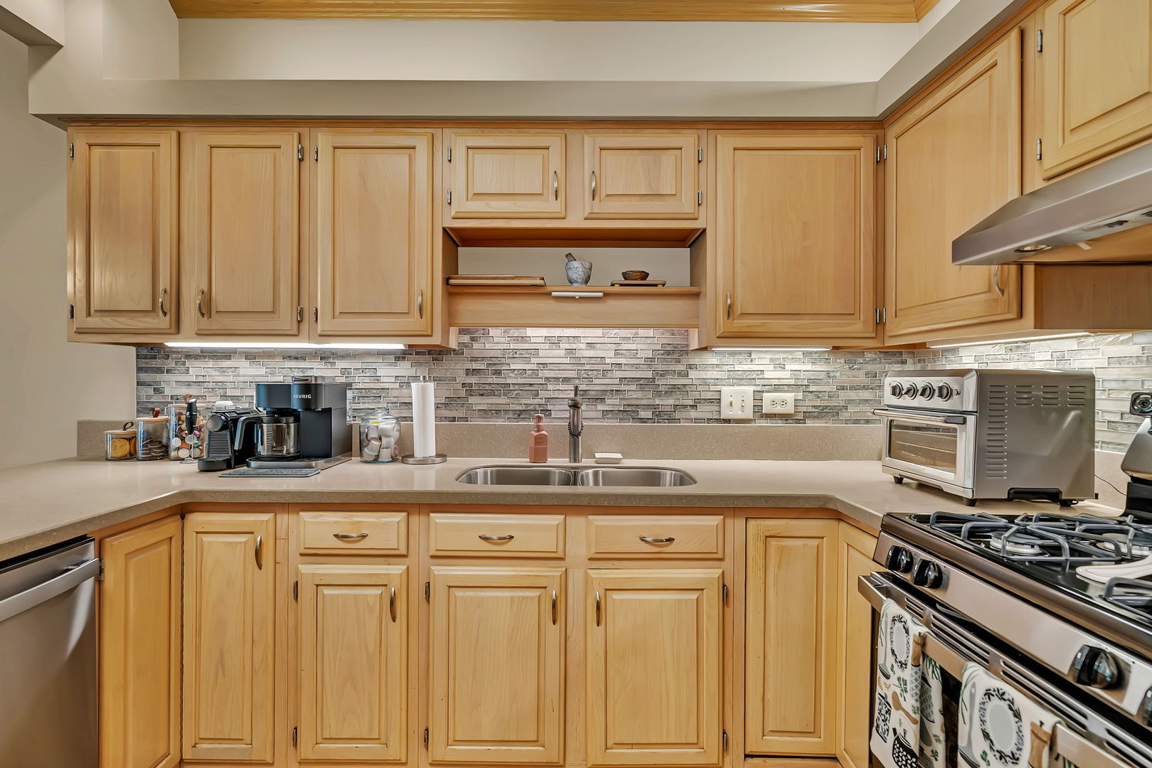 16813 Cardinal Drive, Orland Park, IL 60467