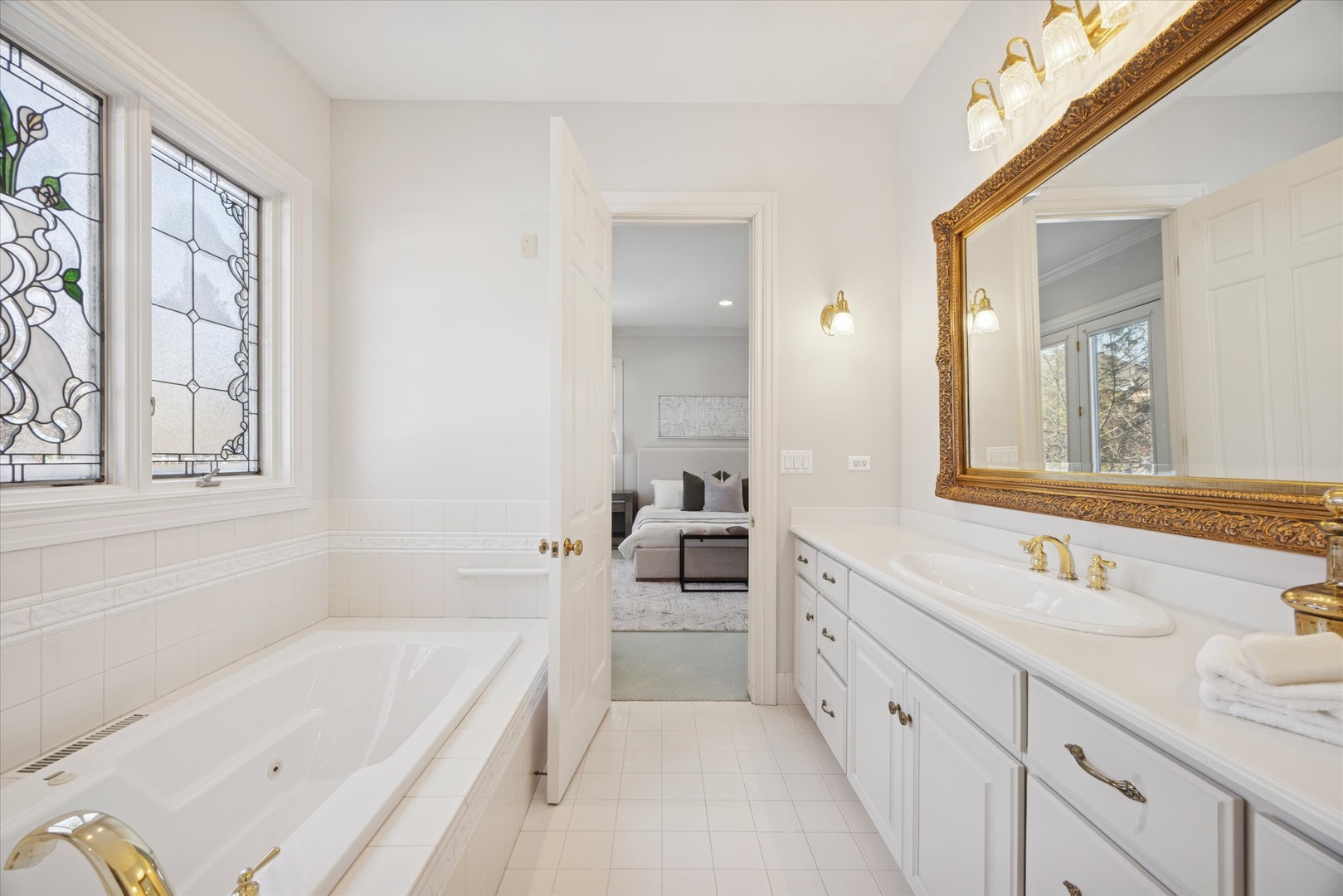 15W260 62nd Street, Burr Ridge, IL 60527