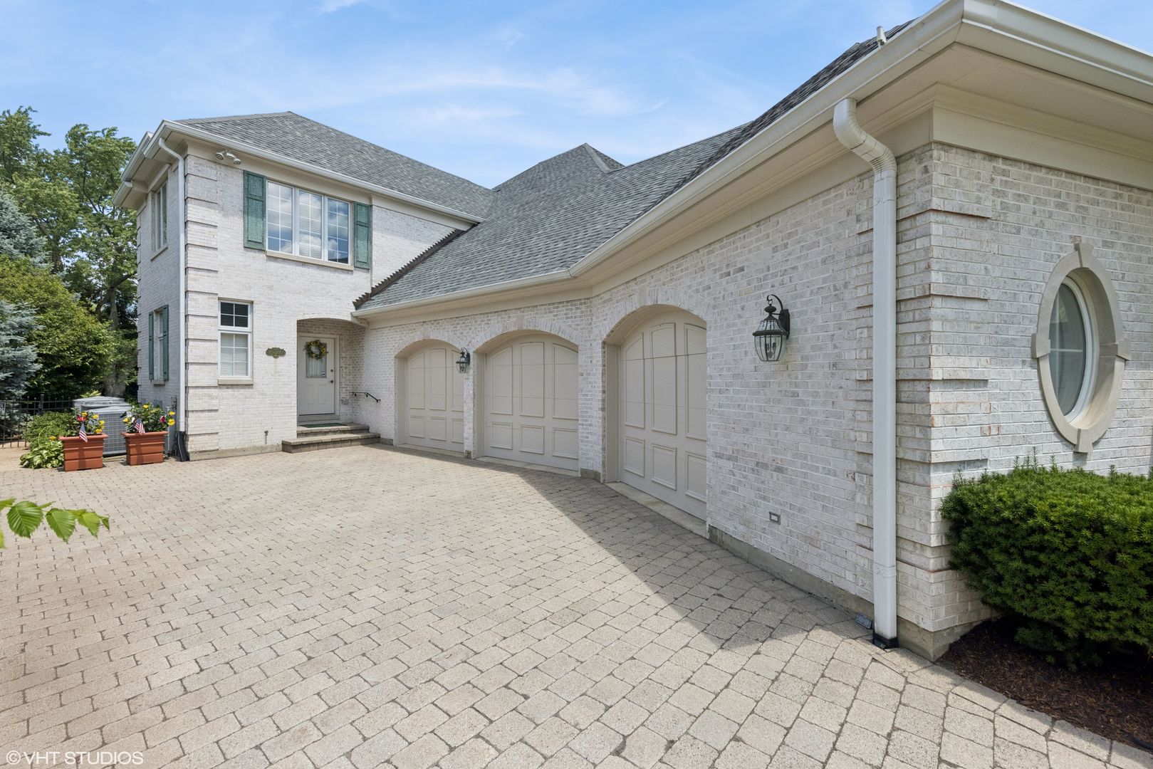 15W260 62nd Street, Burr Ridge, IL 60527