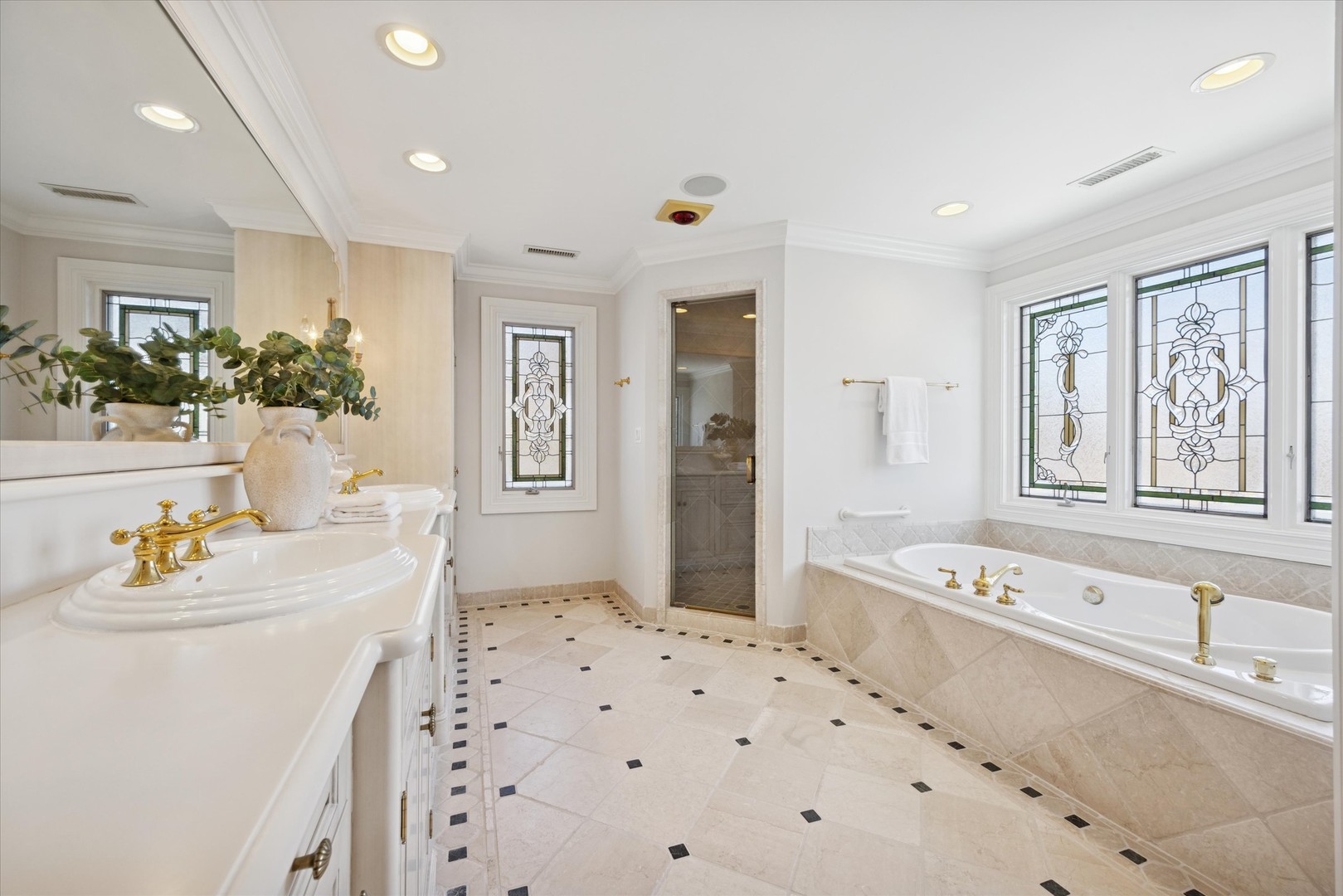 15W260 62nd Street, Burr Ridge, IL 60527