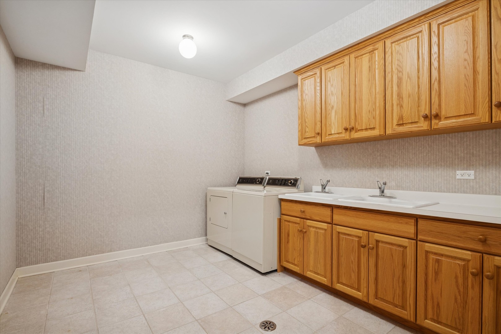 15W260 62nd Street, Burr Ridge, IL 60527