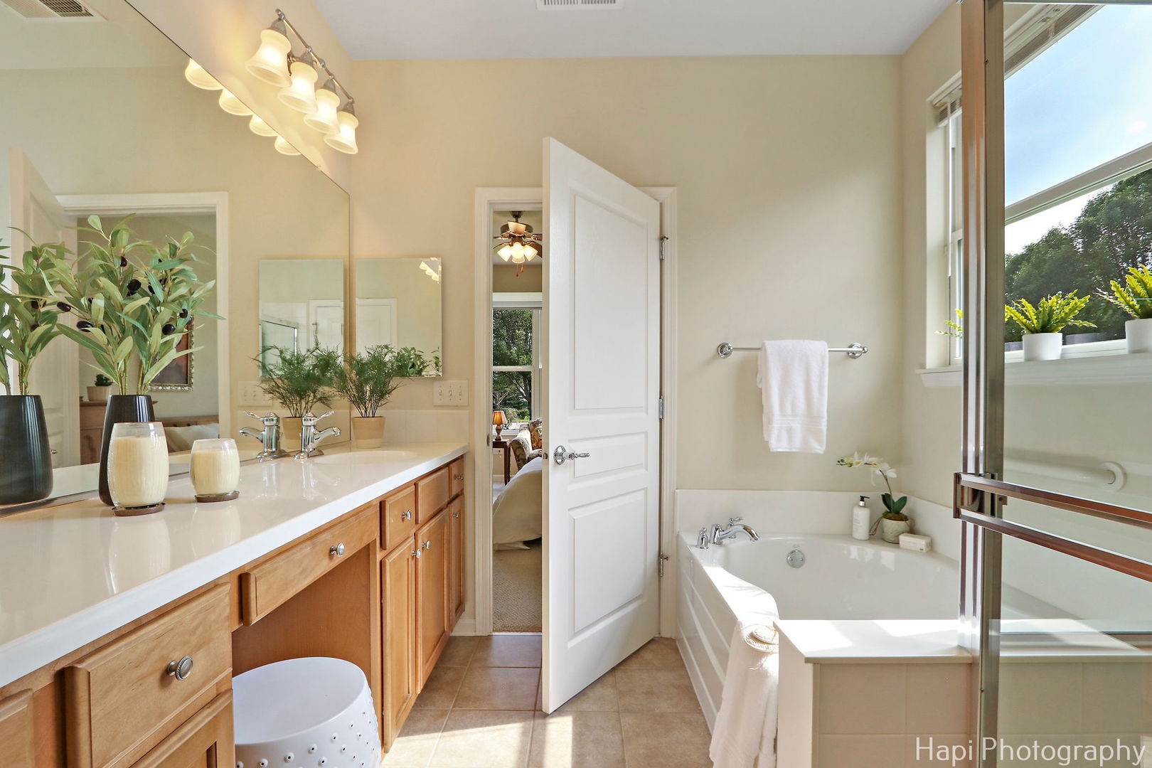 2942 Ravinia Circle, Mundelein, IL 60060
