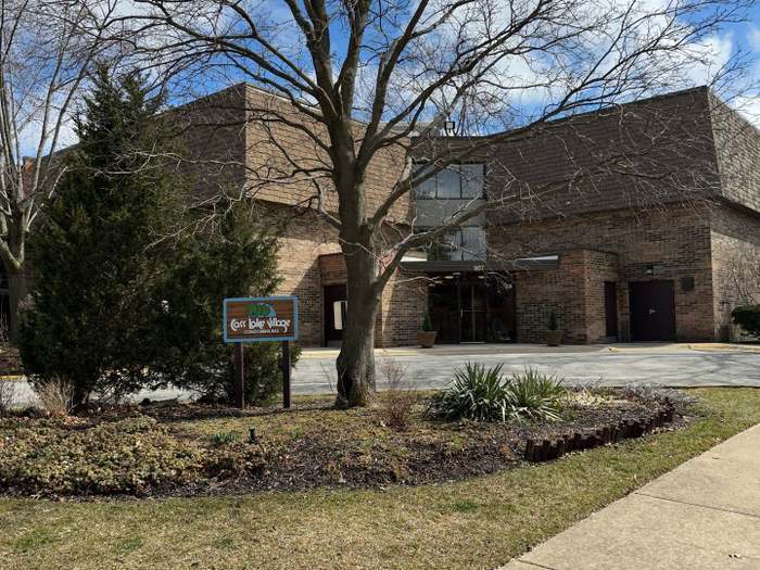 907 S Williams Street #210, Westmont, IL 60559
