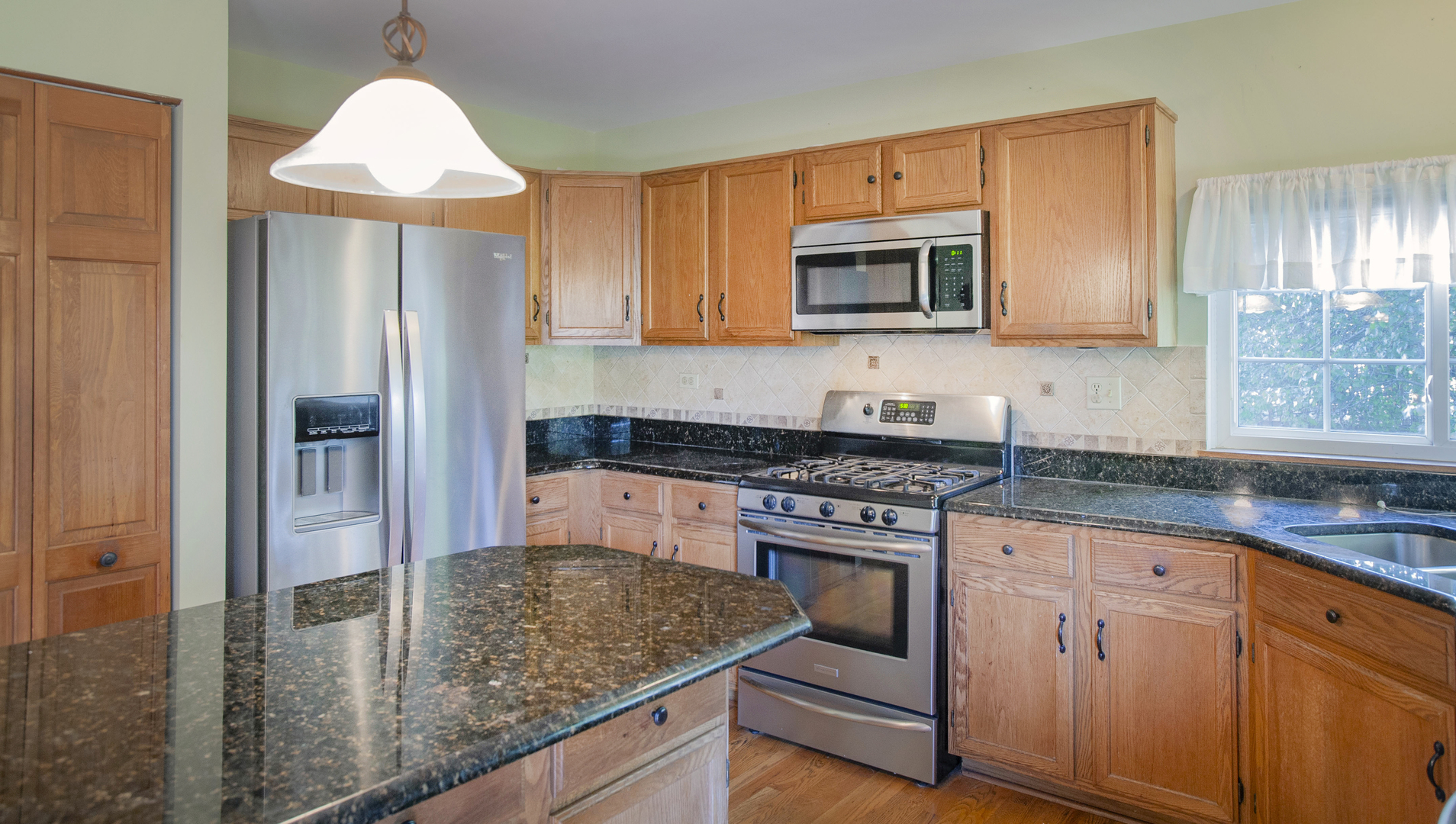 1825 Gleneagle Circle, Elgin, IL 60123
