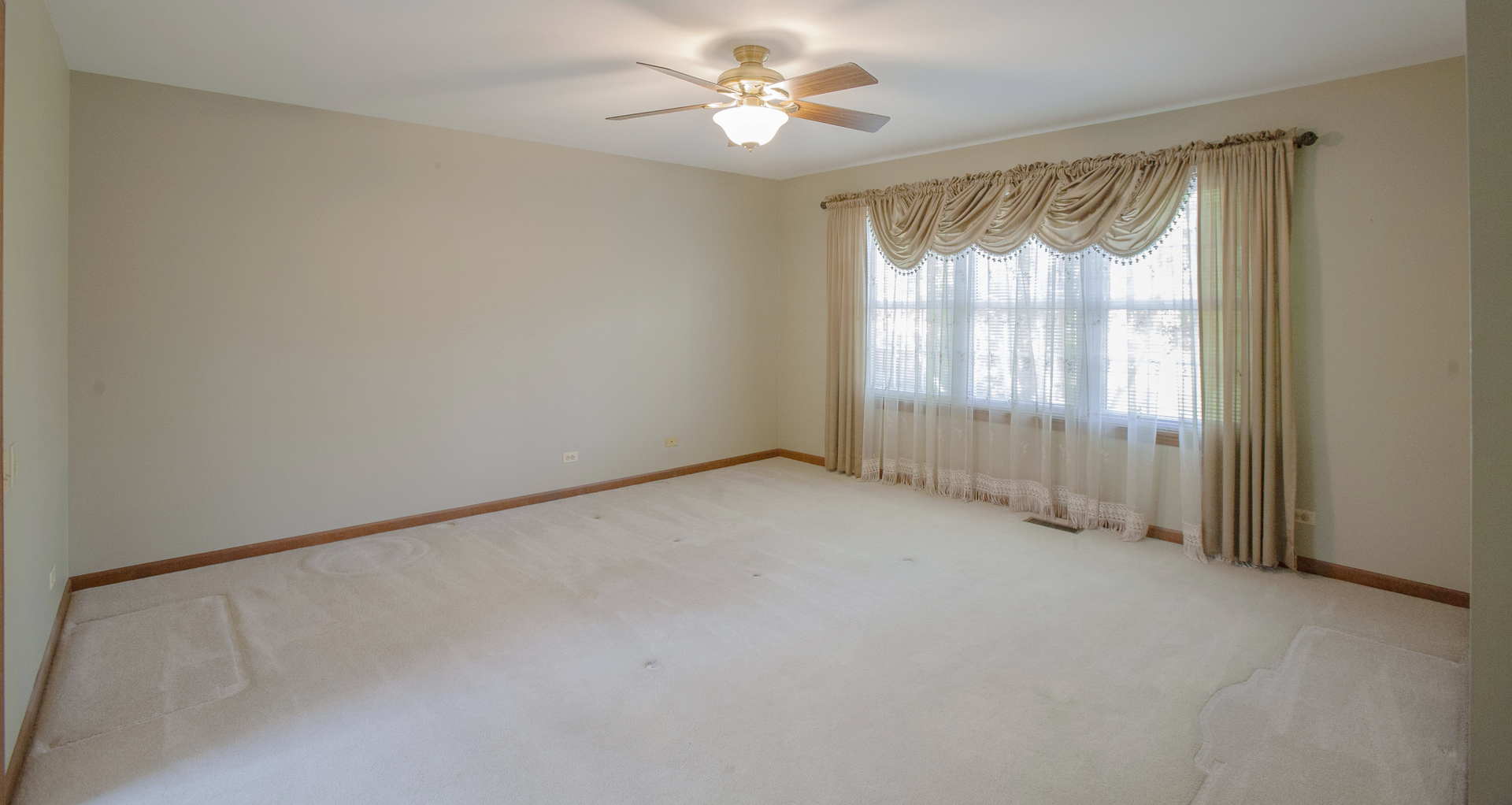 1825 Gleneagle Circle, Elgin, IL 60123