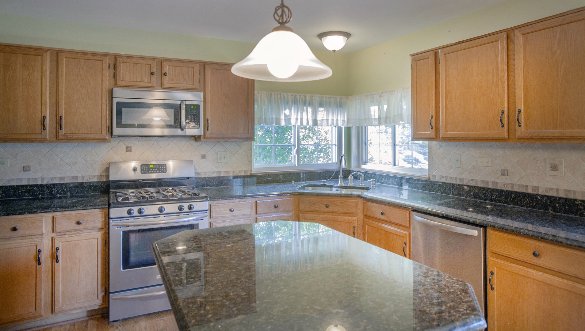 1825 Gleneagle Circle, Elgin, IL 60123