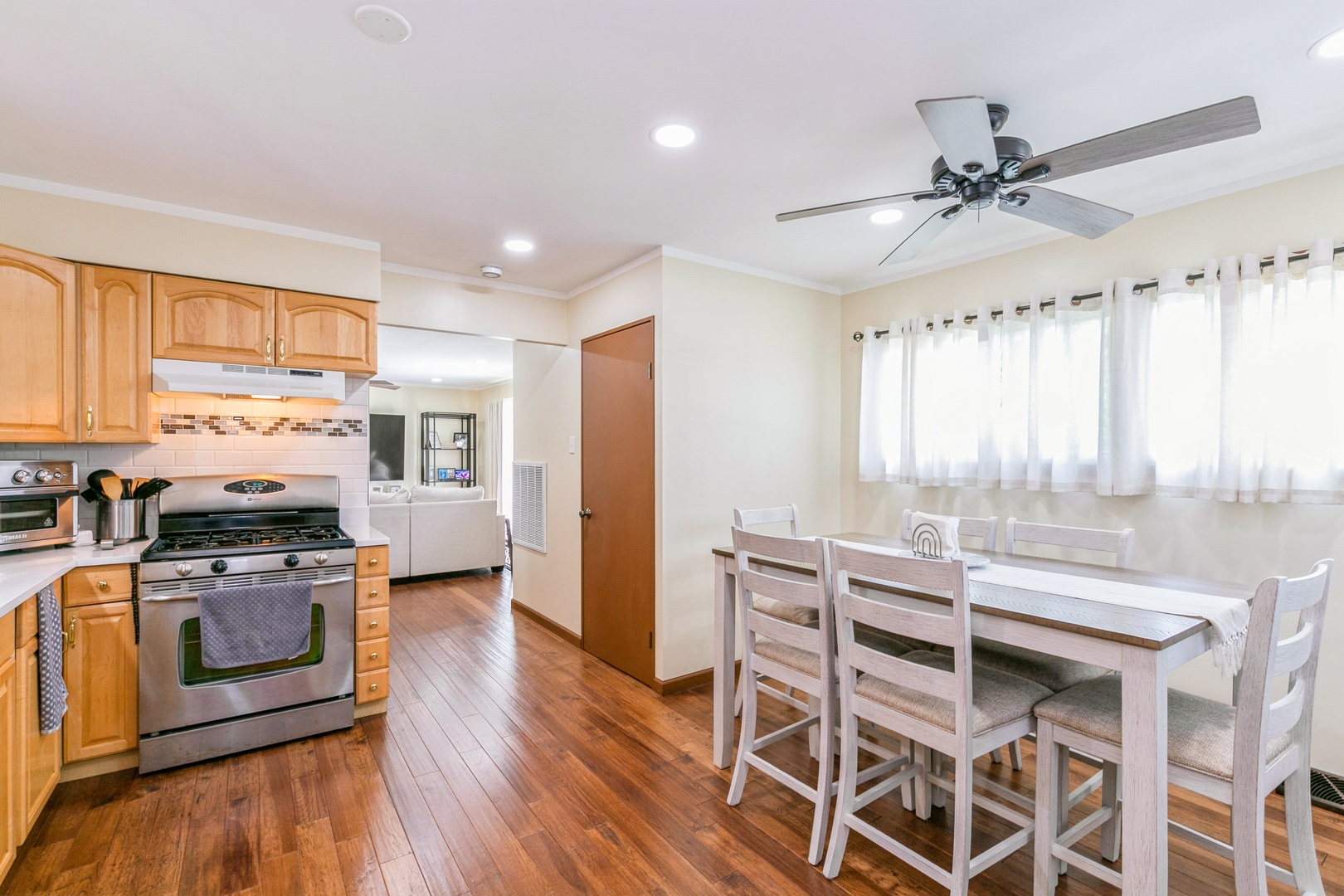 15246 S Millard Avenue, Midlothian, IL 60445