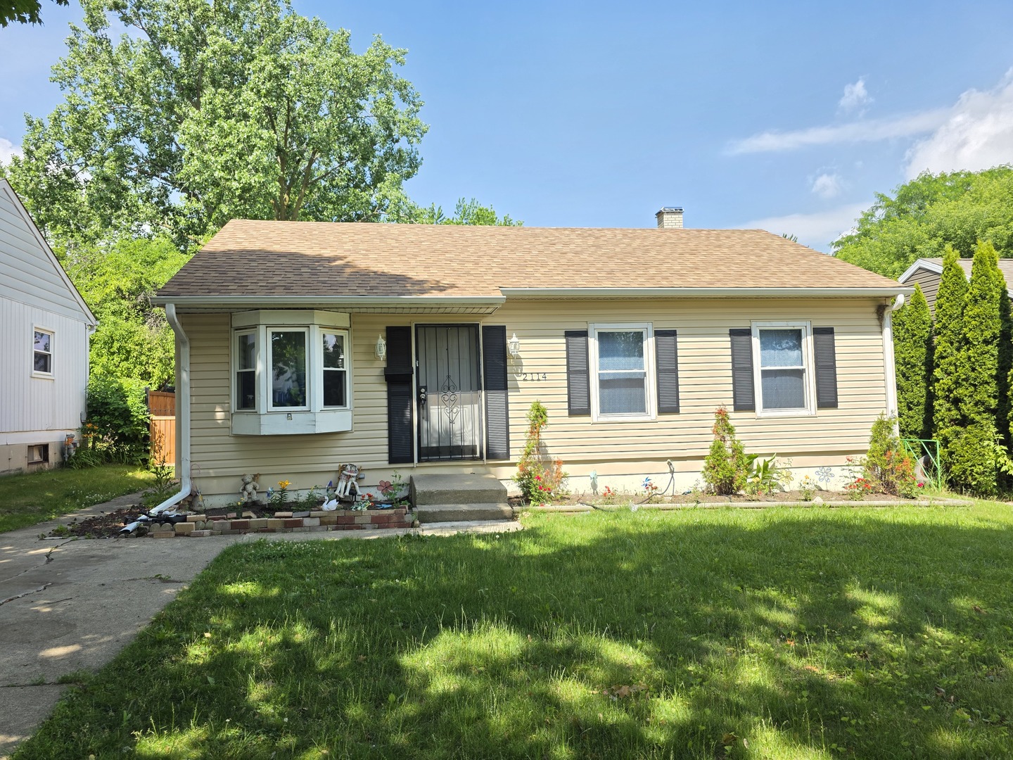 2114 Joanna Avenue, Zion, IL 60099