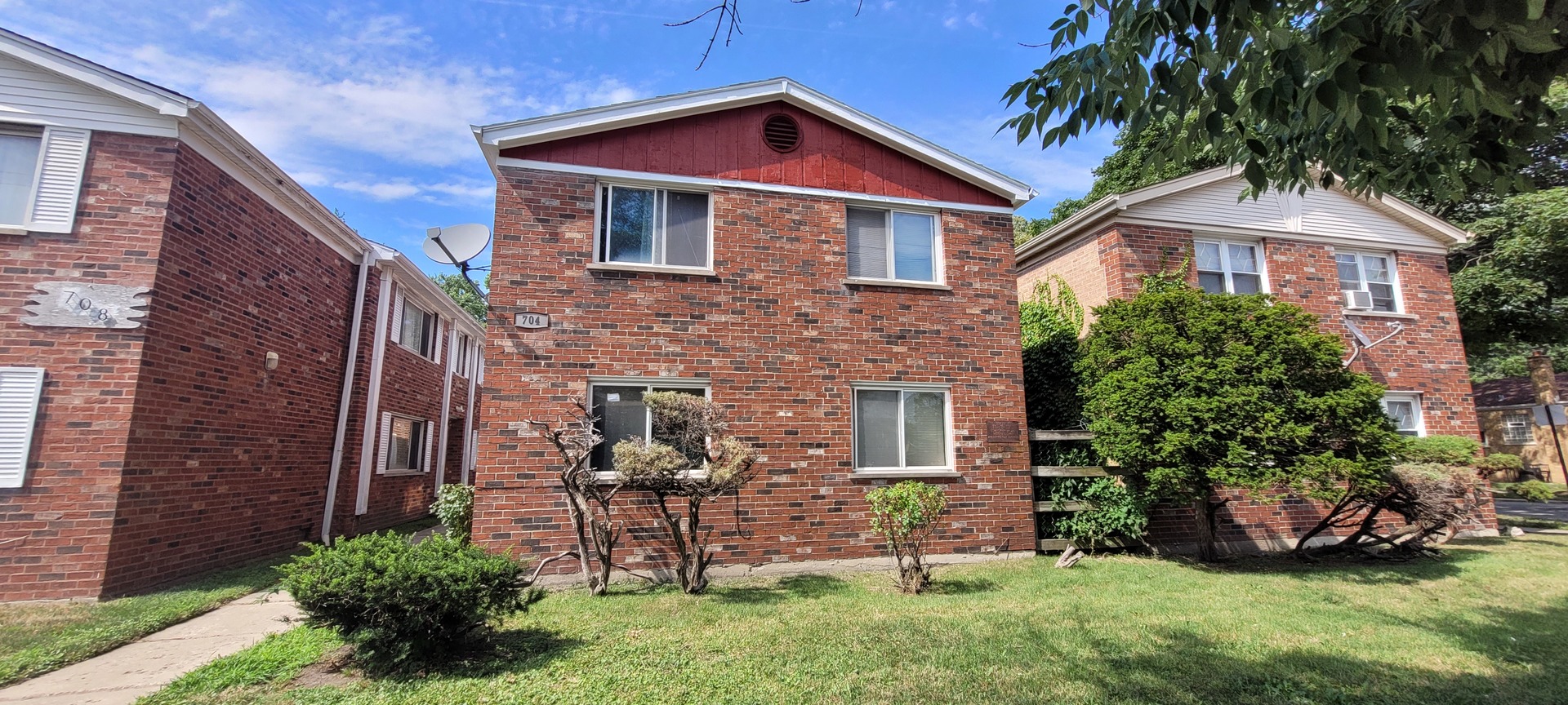 704 W 111th Street, Chicago, IL 60628