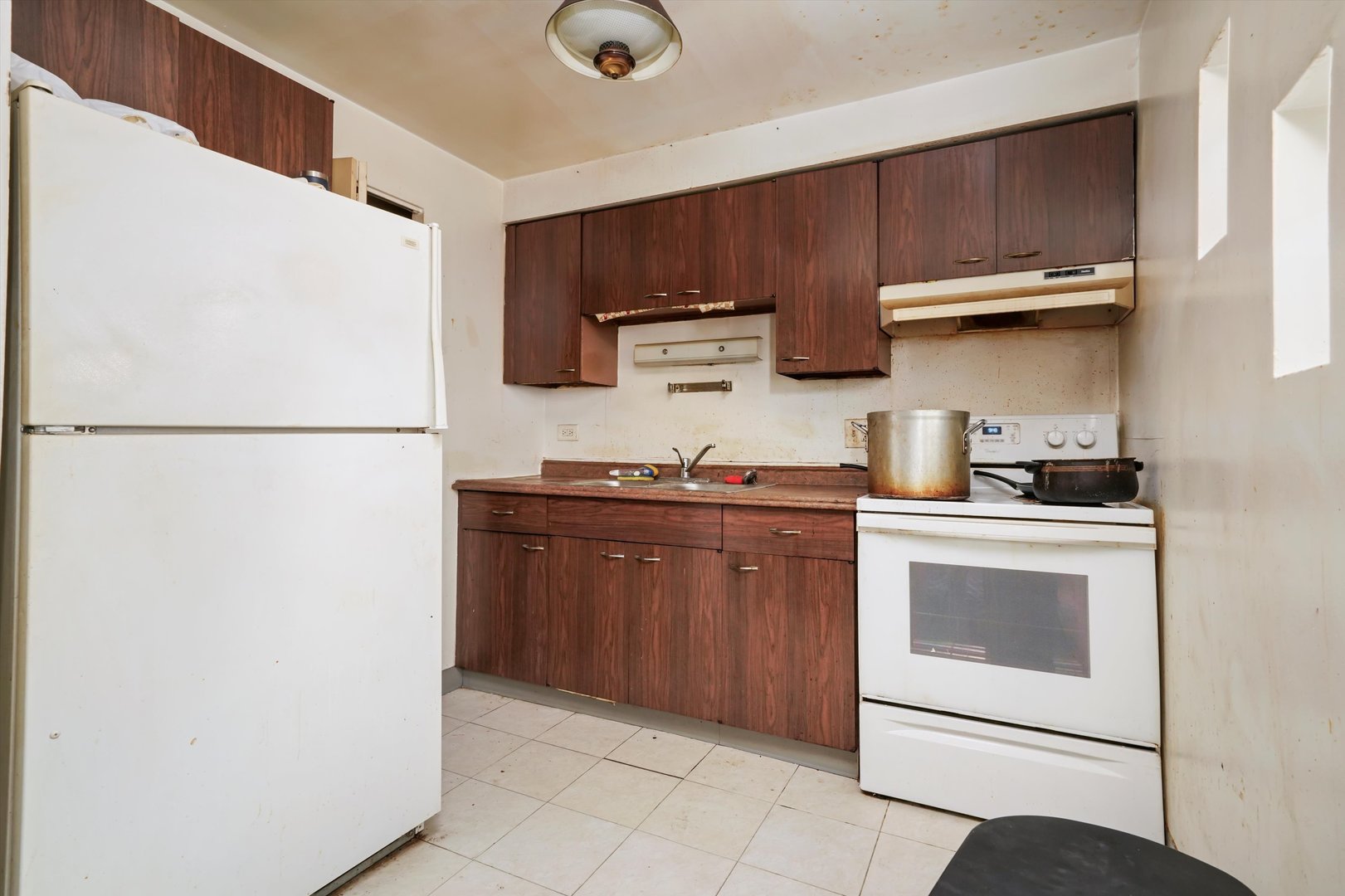 704 W 111th Street, Chicago, IL 60628